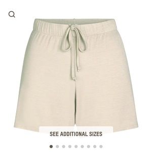 SKIMS SLEEP SHORTS (NWT)